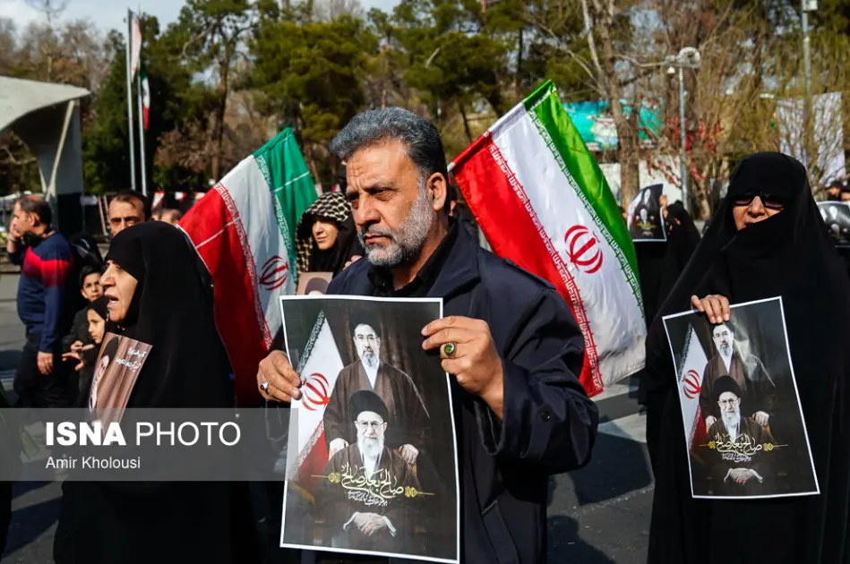 بیعت با سومین رهبر انقلاب