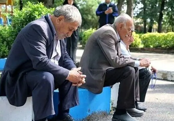 تمام واریزی‌های آذر ۱۴۰۴  در حساب حقوق بازنشستگان | 620/000 تومان  واریزی جدید امروز برای بازنشستگان