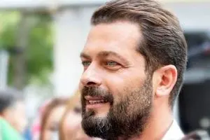 سئوال بی ادبانه از نفس بازغی در حضور پژمان بازغی | لحظهای که نفس بازغی خبرنگار را تار و مار کرد! +فیلم