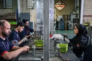 خبر خوش نماینده مجلس درباره حقوق کارگران | افزایش حقوق کارگران هر سه ماه یکبار 