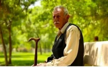 بازنشستگان تأمین اجتماعی در شوک/ قطع بیمه تکمیلی بازنشستگان؛ چه کنیم؟