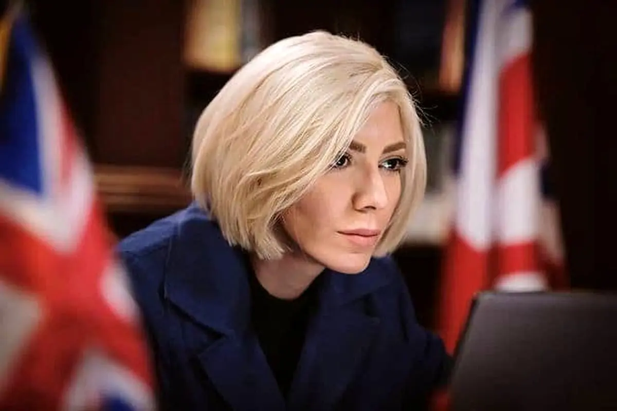 شارلوت گاندو چادری شد | فیلم