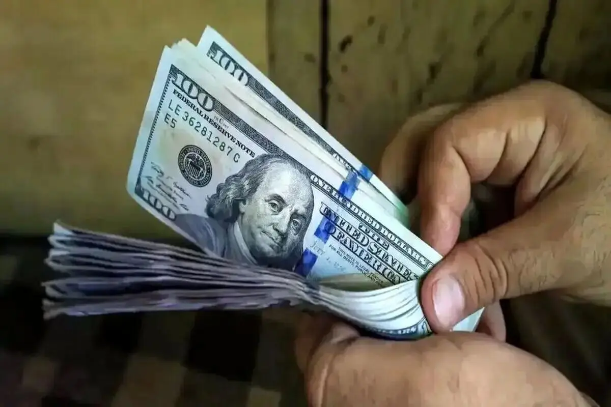 جهش عجیب قیمت دلار آزاد اول صبح دوشنبه ۳ آذر ۱۴۰۴