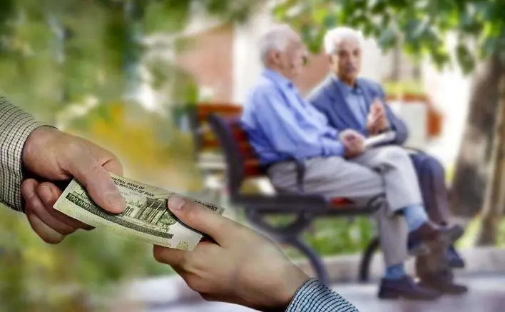 کسر غیرمنتظره از حقوق بازنشستگان | چرا فیش حقوقی آذر بازنشستگان کمتر شد؟