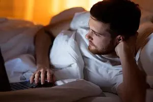 اگر شب ها دیر می خوابید ، خودتان را برای دیابت آماده کنید