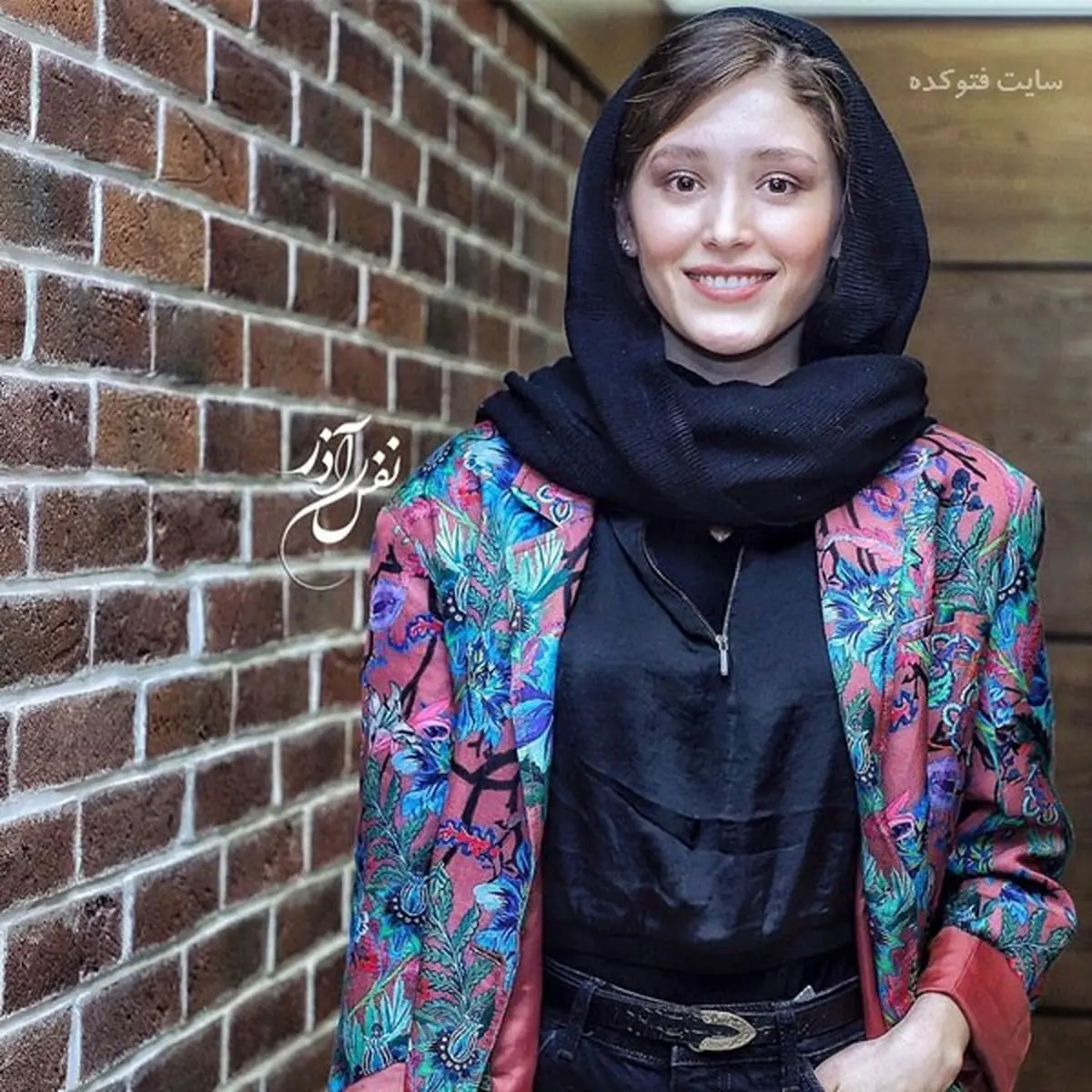 تا حالا این عکس قدیمی فرشته حسینی رو دیده بودین ؟ | عمرا اگر تو این عکس فرشته حسینی رو بشناسید