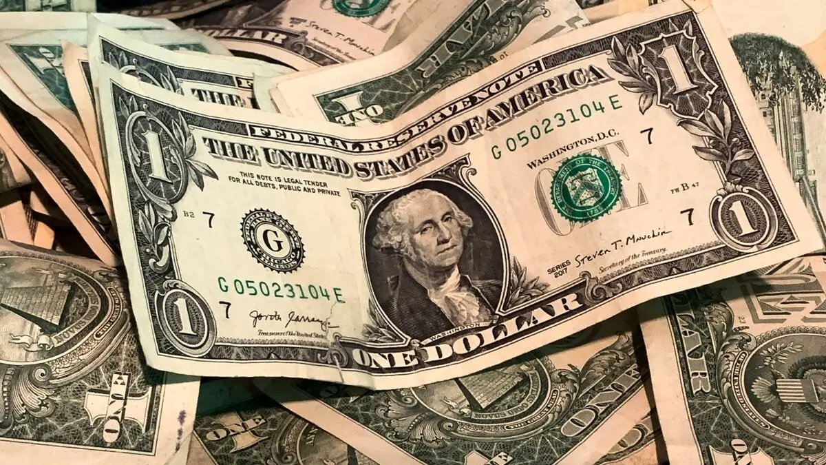 قیمت دلار آزاد امروز پنجشنبه ۳ مهرماه ۱۴۰۴ | قیمت‌های عجیب دلار و یورو