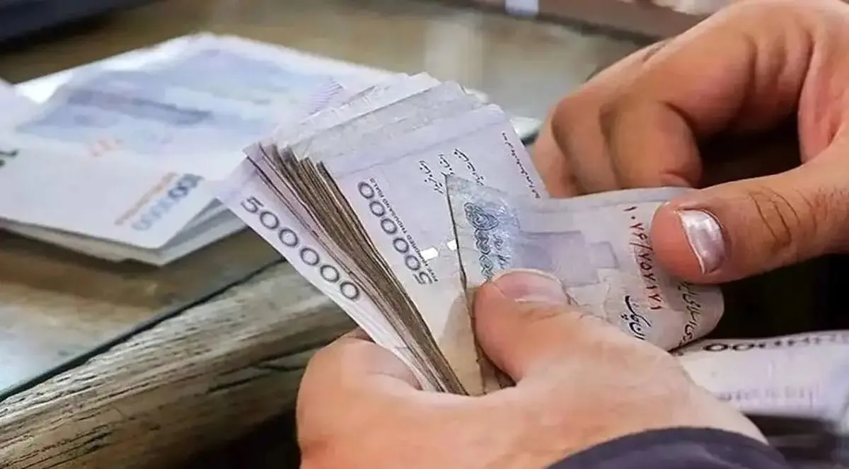 مبلغ حقوق کارگران و کارمندان در سال ۱۴۰۵ | فرمول افزایش مبلغ عیدی ها در سال جدید