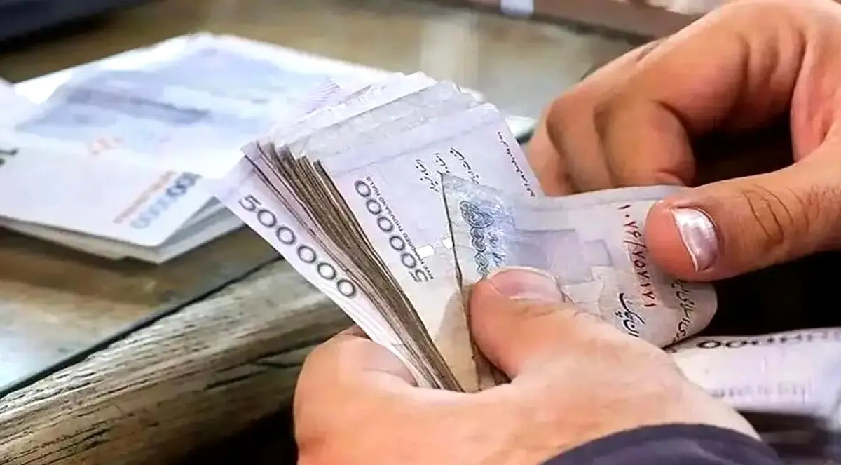 مبلغ حقوق کارگران و کارمندان در سال ۱۴۰۵ | فرمول افزایش مبلغ عیدی ها در سال جدید