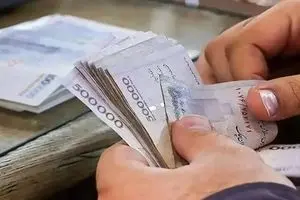 مبلغ حقوق کارگران و کارمندان در سال ۱۴۰۵ | فرمول افزایش مبلغ عیدی ها در سال جدید