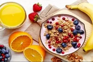 اثر مصرف آب سبزی برای رفع نفخ معده در افراد سالخورده