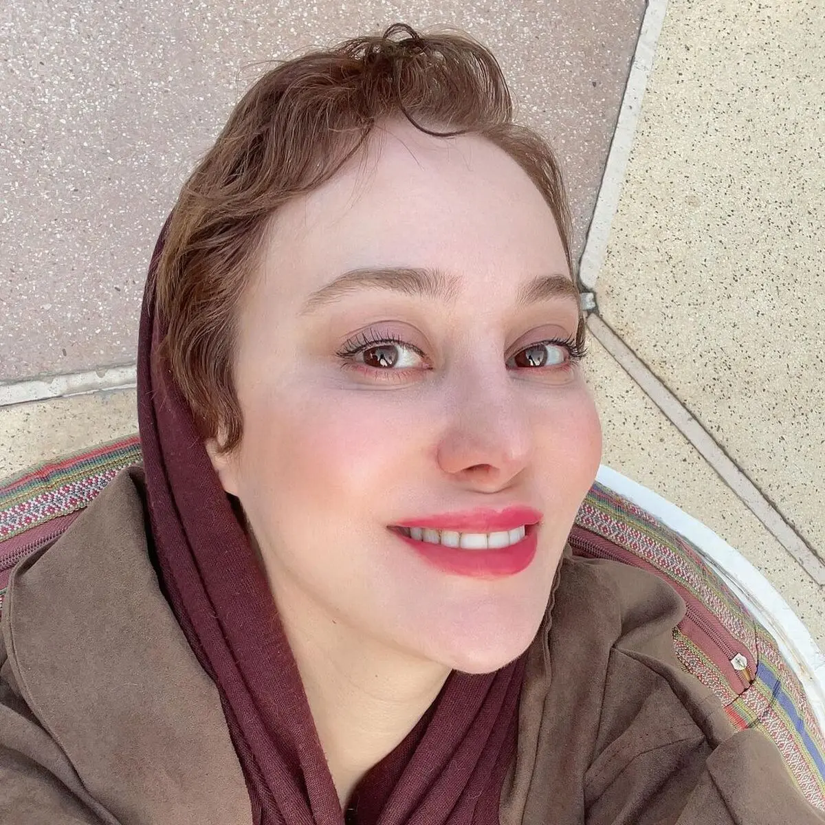 عکس آرام جعفری در کنار عکس کودکی‌اش