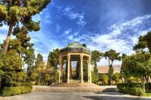 فال حافظ امروز یکشنبه ۱۳ مهر ۱۴۰۴ | پیامی از دل دیوان حافظ برای متولدین تمام ماهها