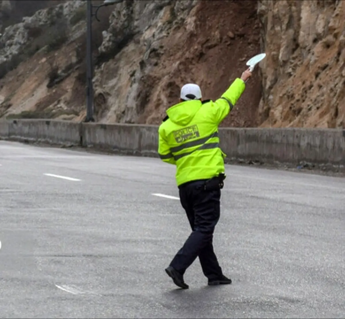 وضعیت ترافیکی عادی در جاده‌ها