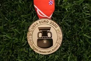 مدال طلای مسابقات یورو ۲۰۲۰ + عکس