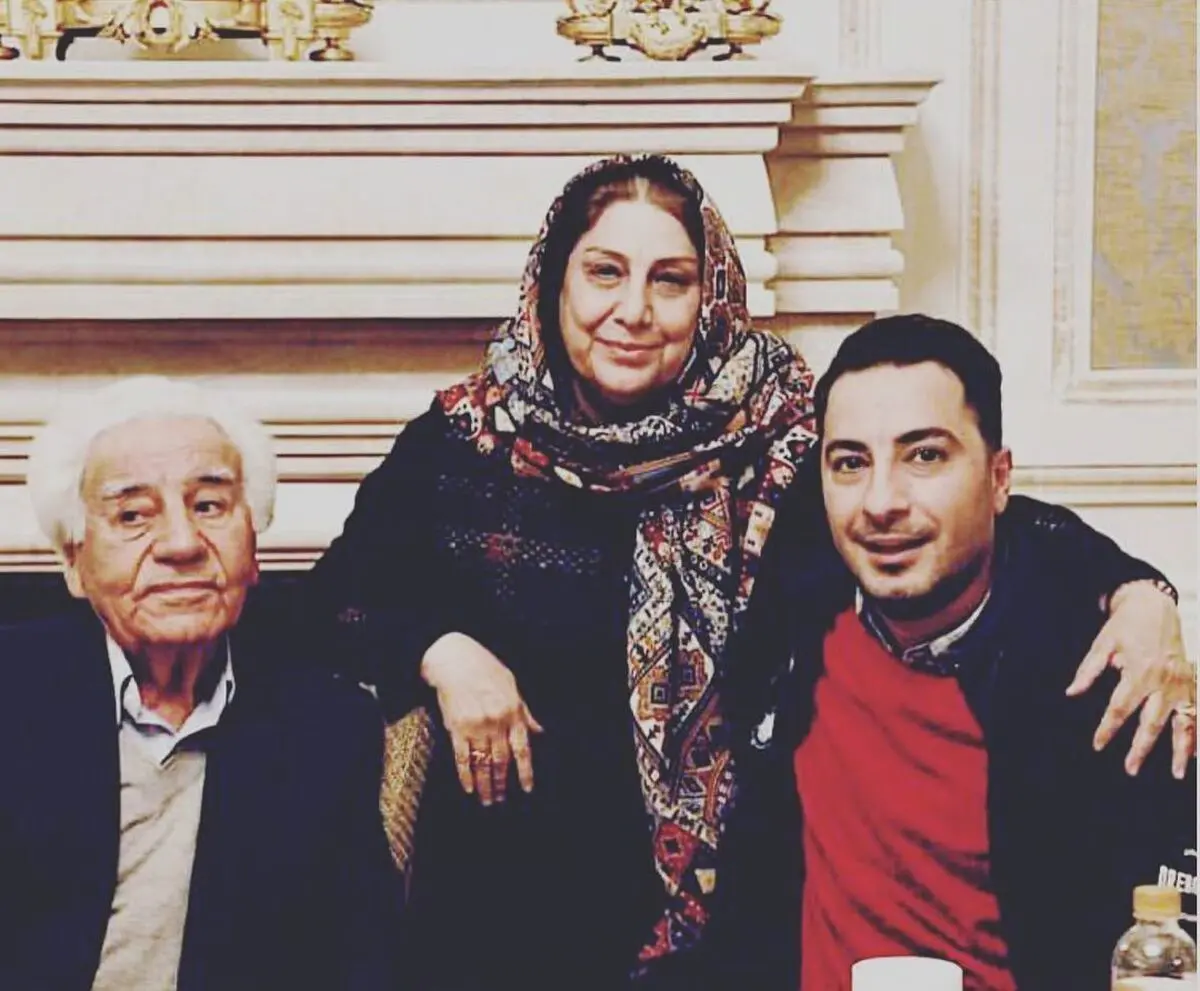  عکس دیده نشده نوید محمد زاده و خانواده اش
