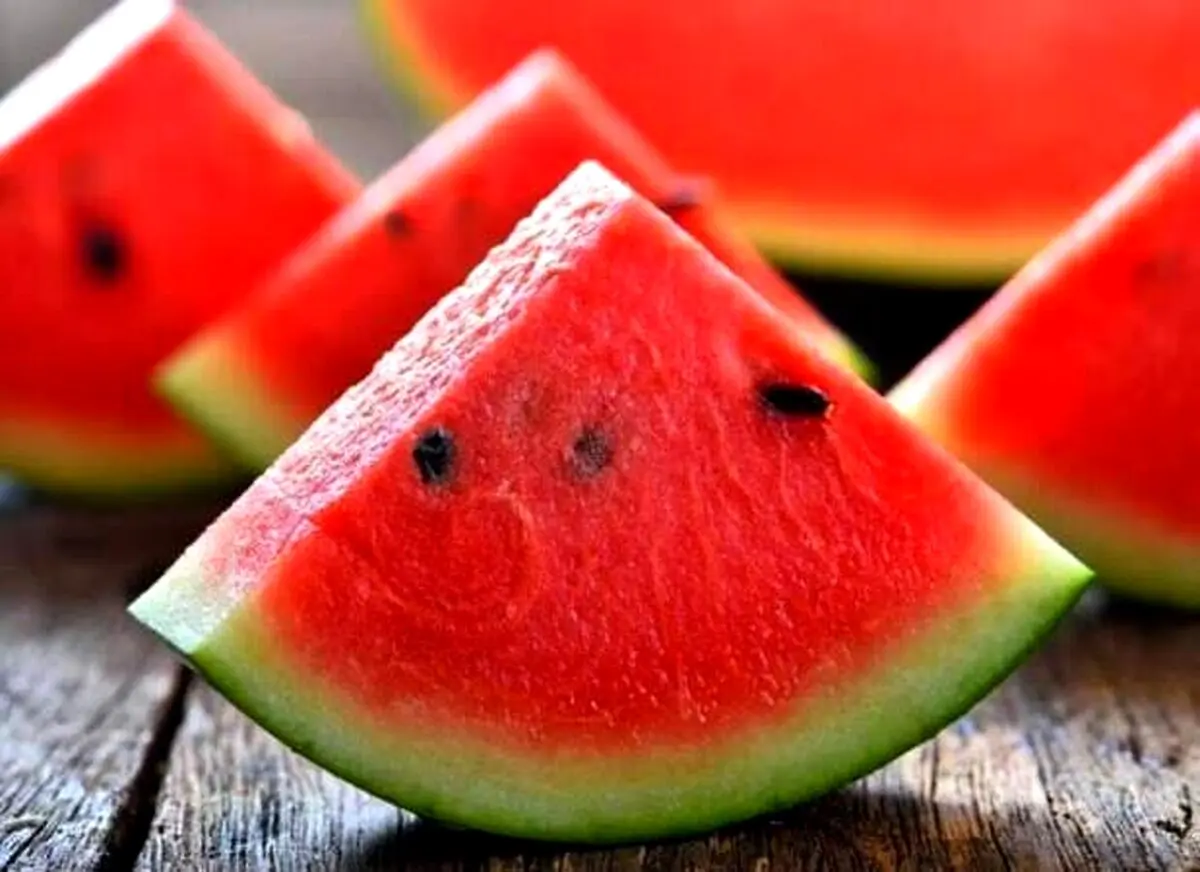 چرا نباید در شب هندوانه بخوریم؟ + معایب