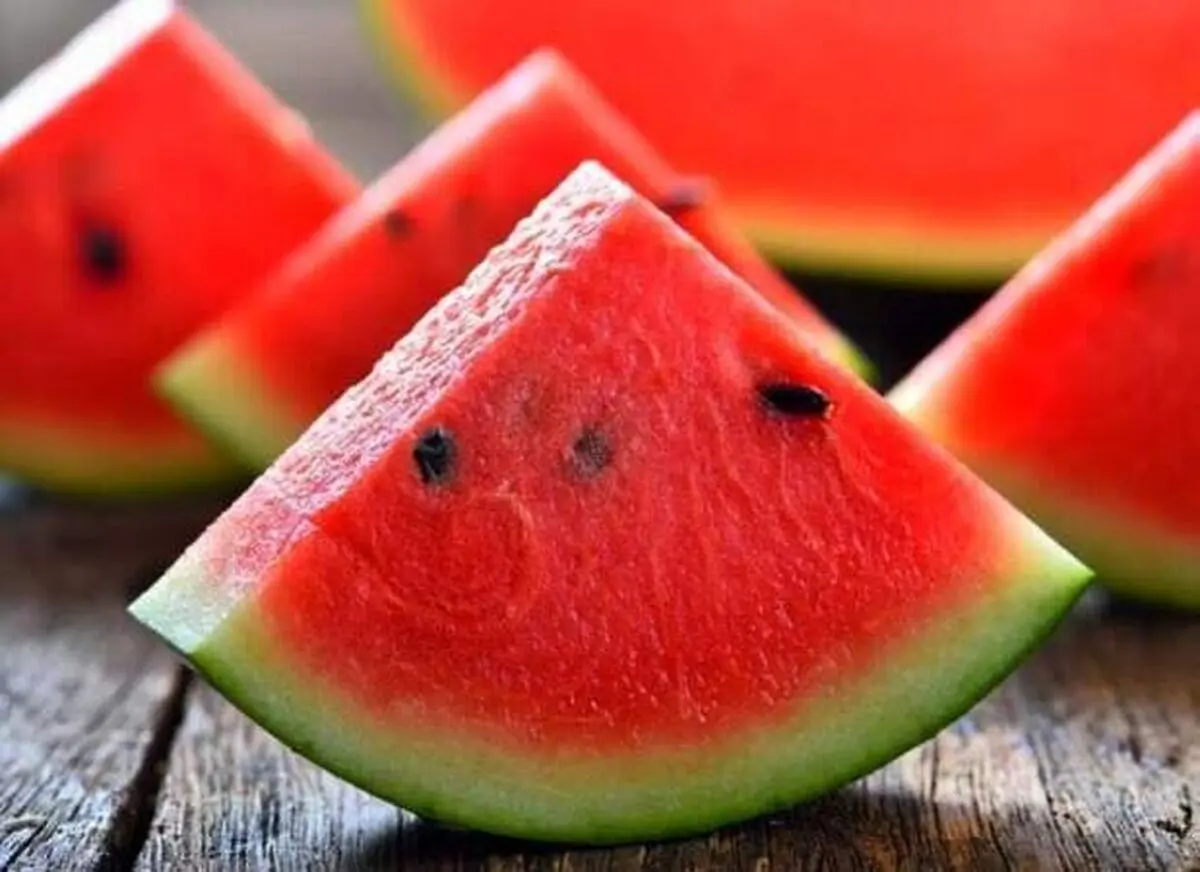 چرا نباید در شب هندوانه بخوریم؟ + معایب