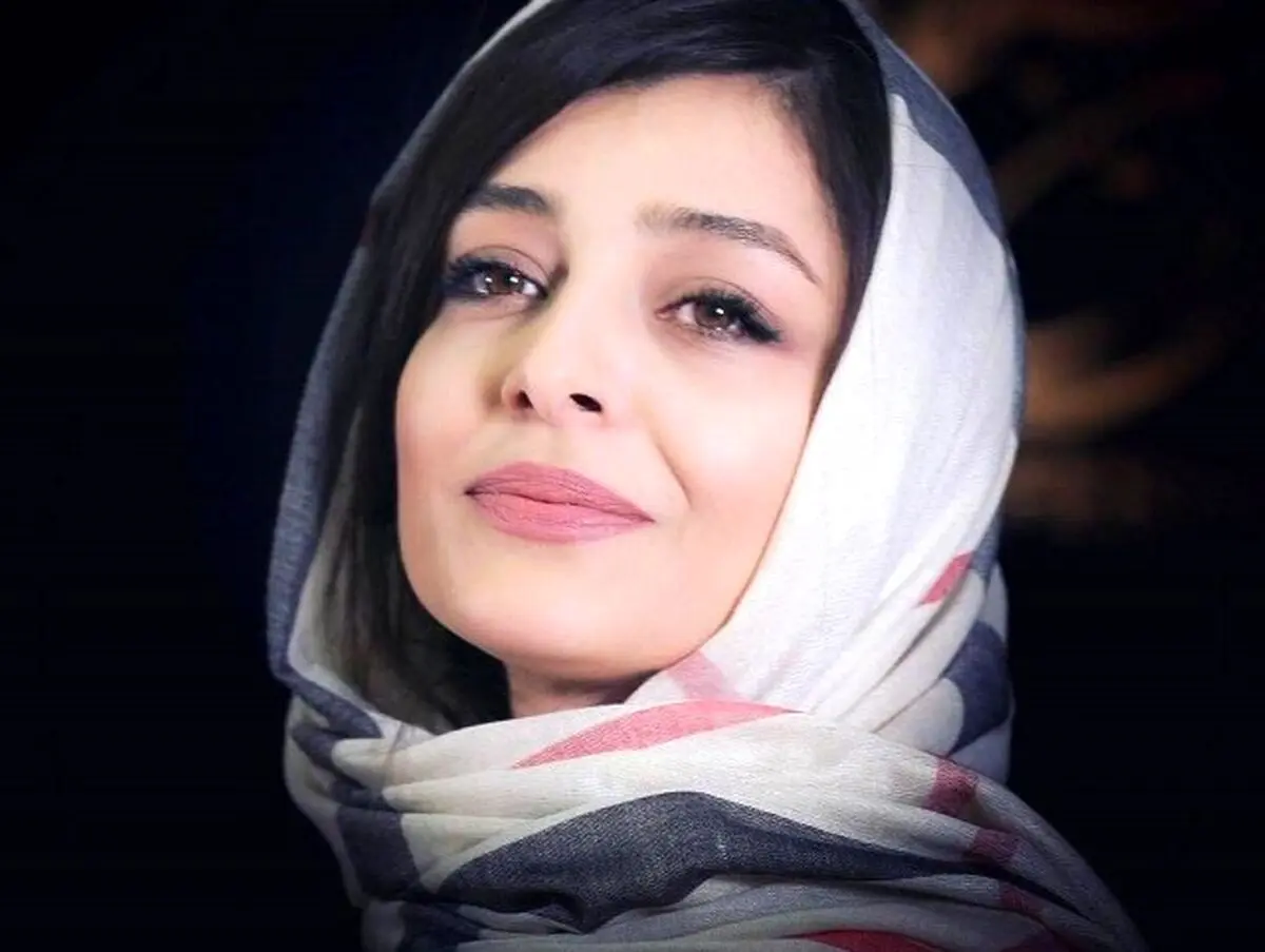 ساره بیات در یک مراسم!