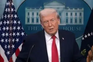 تناقض گویی‌های ترامپ شروع شد