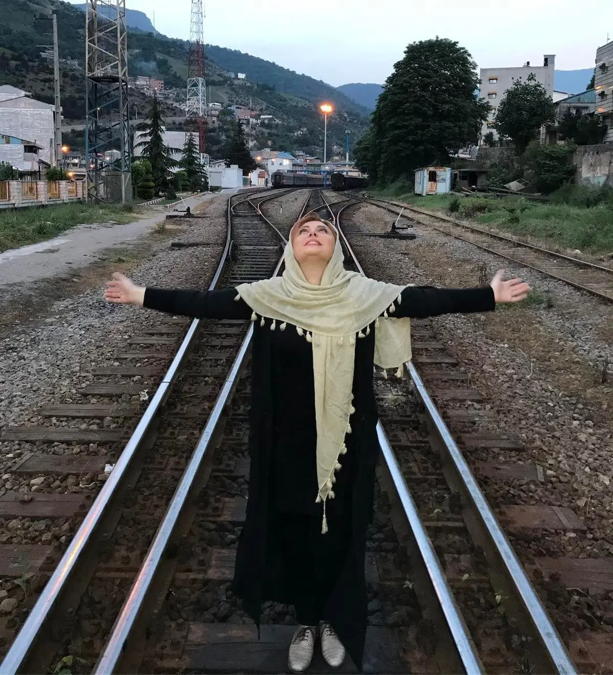 تیروکمان بازی نیوشا ضیغمی+عکس دیده نشده