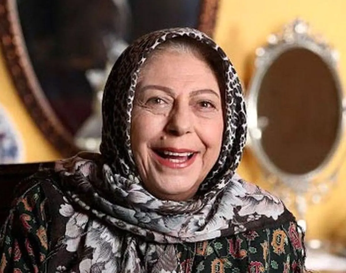 تصویر دیده نشده از لباس عروس خاص و باشکوه ثریا قاسمی | ژست عاشقانه ثریا قاسمی در کنار شوهر خوشتیپش + عکس