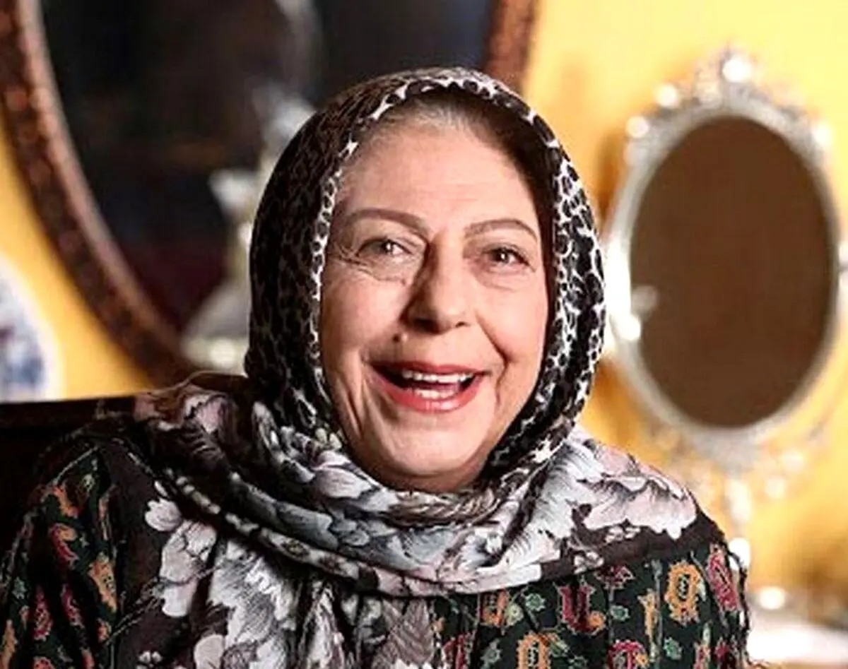 تصویر دیده نشده از لباس عروس خاص و باشکوه ثریا قاسمی | ژست عاشقانه ثریا قاسمی در کنار شوهر خوشتیپش + عکس