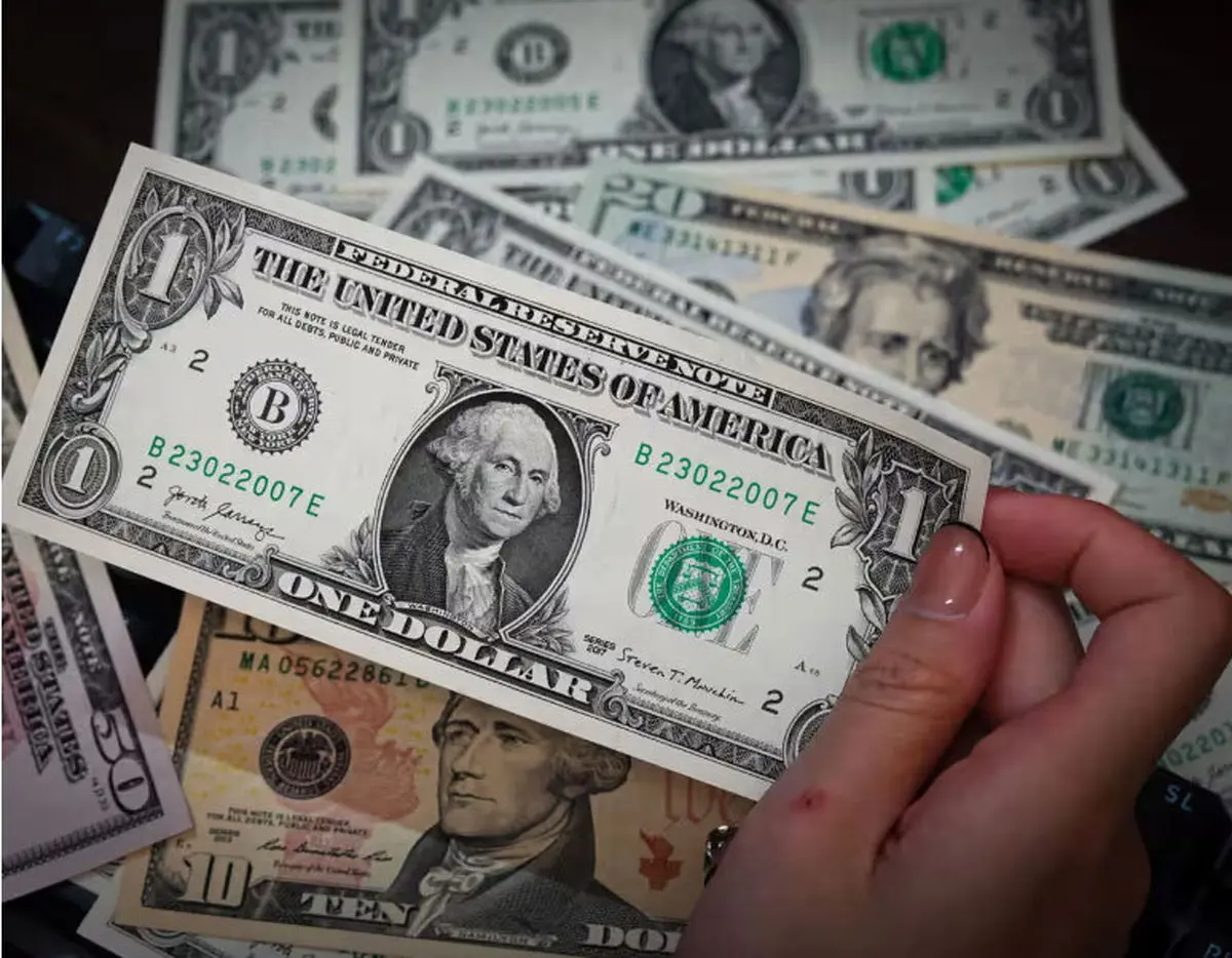 قیمت دلار آزاد و یورو اول صبح دوشنبه ۲۱ مهر ۱۴۰۴ | ریزش ادامه دار قیمت دلار 