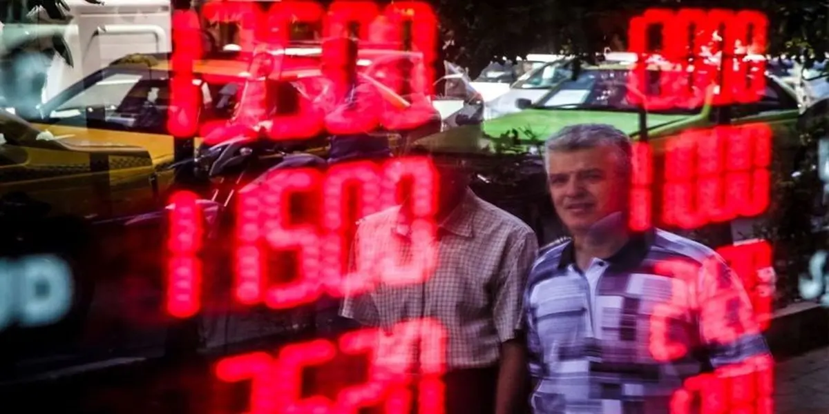 صف‌کشی مقابل صرافی‌ها جمع می‌شود؟