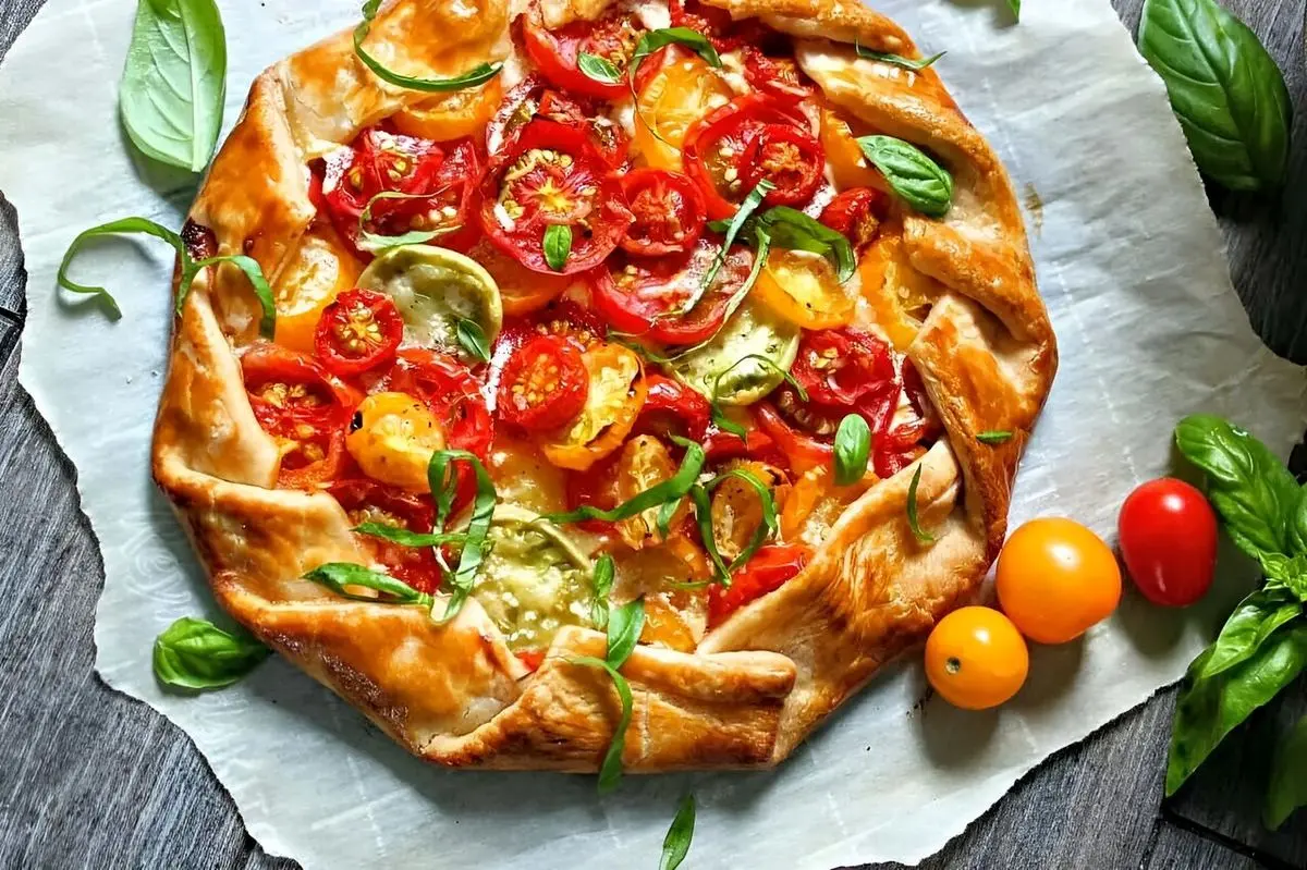 شام ارزان و مجلسی با گوجه و پنیر! | گلت گوجه‌فرنگی را امتحان کن! 