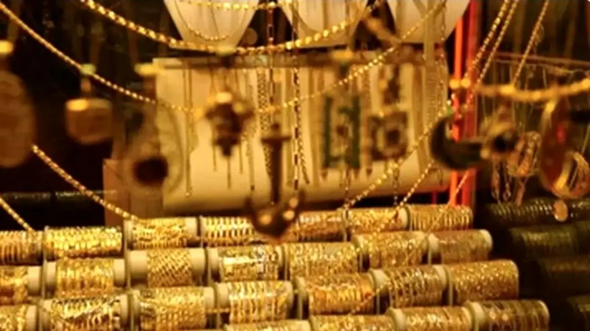 پیش‌بینی شوکه‌کننده قیمت طلا و سکه ۲۶ آذر | فرصت خرید یا تله نزولی؟