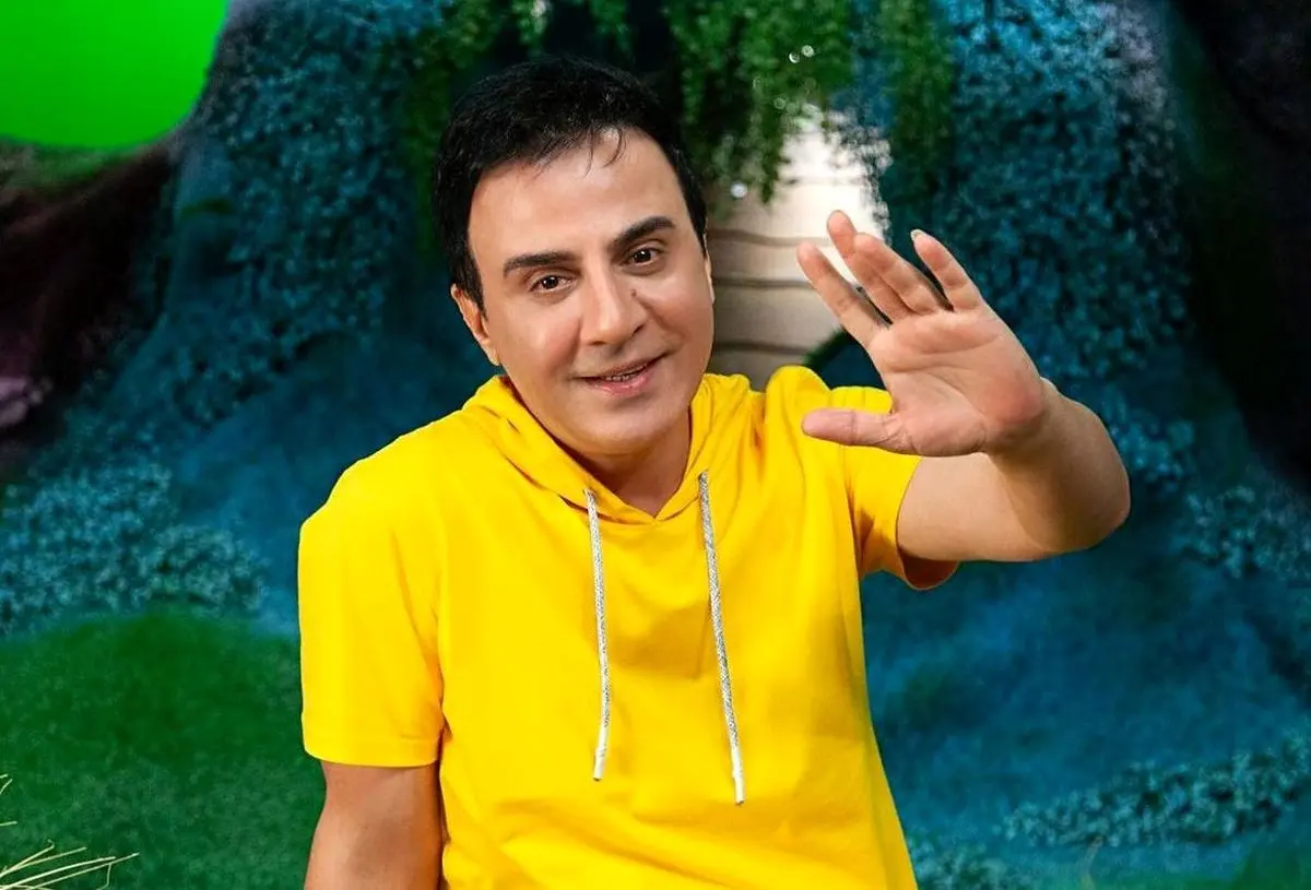 زور زدن عمو پورنگ برای بچه نشان دادن خود! + عکس