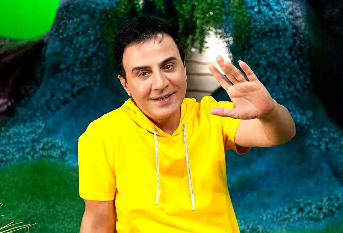 زور زدن عمو پورنگ برای بچه نشان دادن خود! + عکس