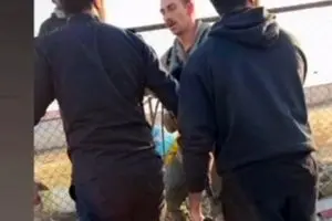 نحوه دستگیری خلبان آمریکایی توسط مردم +فیلم