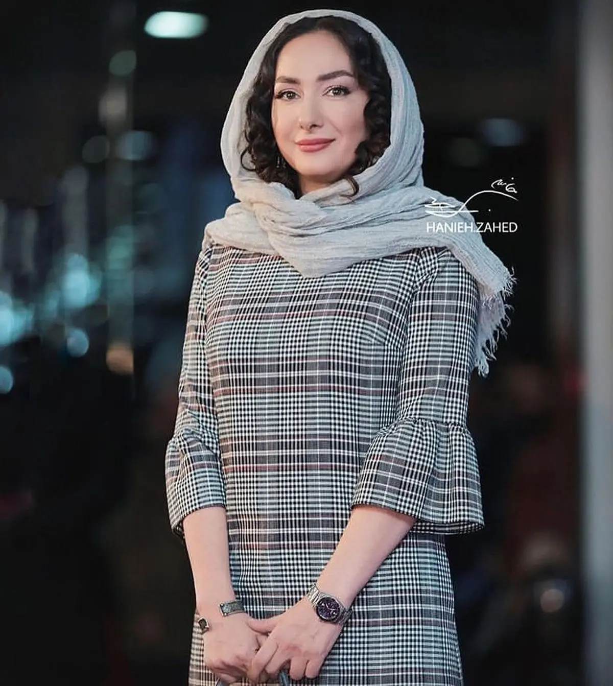 هانیه توسلی و تاج گل عجیبش + عکس دیده نشده