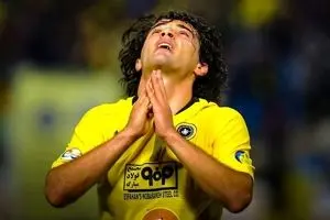 مدافع سپاهان، پرسپولیس را با خاک یکسان کرد!