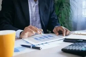 وام بازنشستگان ۵۰۰ میلیونی بدون ضامن با کارت رفاهی | فرصت عالی برای بازنشستگان