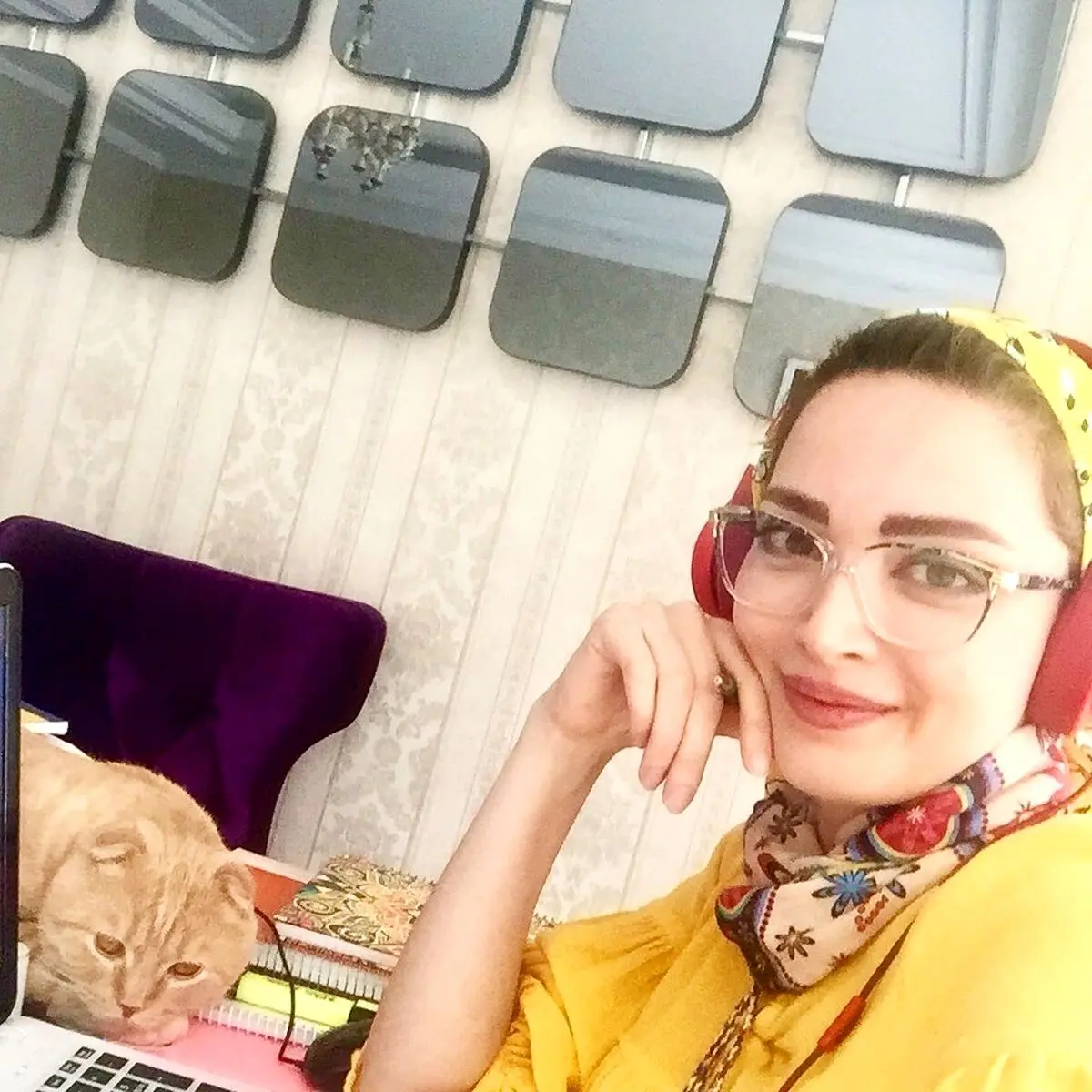 عکس بهنوش طباطبایی در کنار خانواده اش