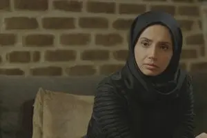 شبنم قلی‌خانی با لباس مجلسی توی خیابان | عکس جنجالی بازیگر محبوب