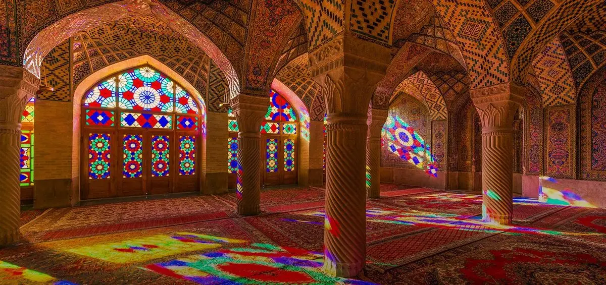 راهنمای کامل انتخاب و رزرو بهترین اقامتگاه شیراز