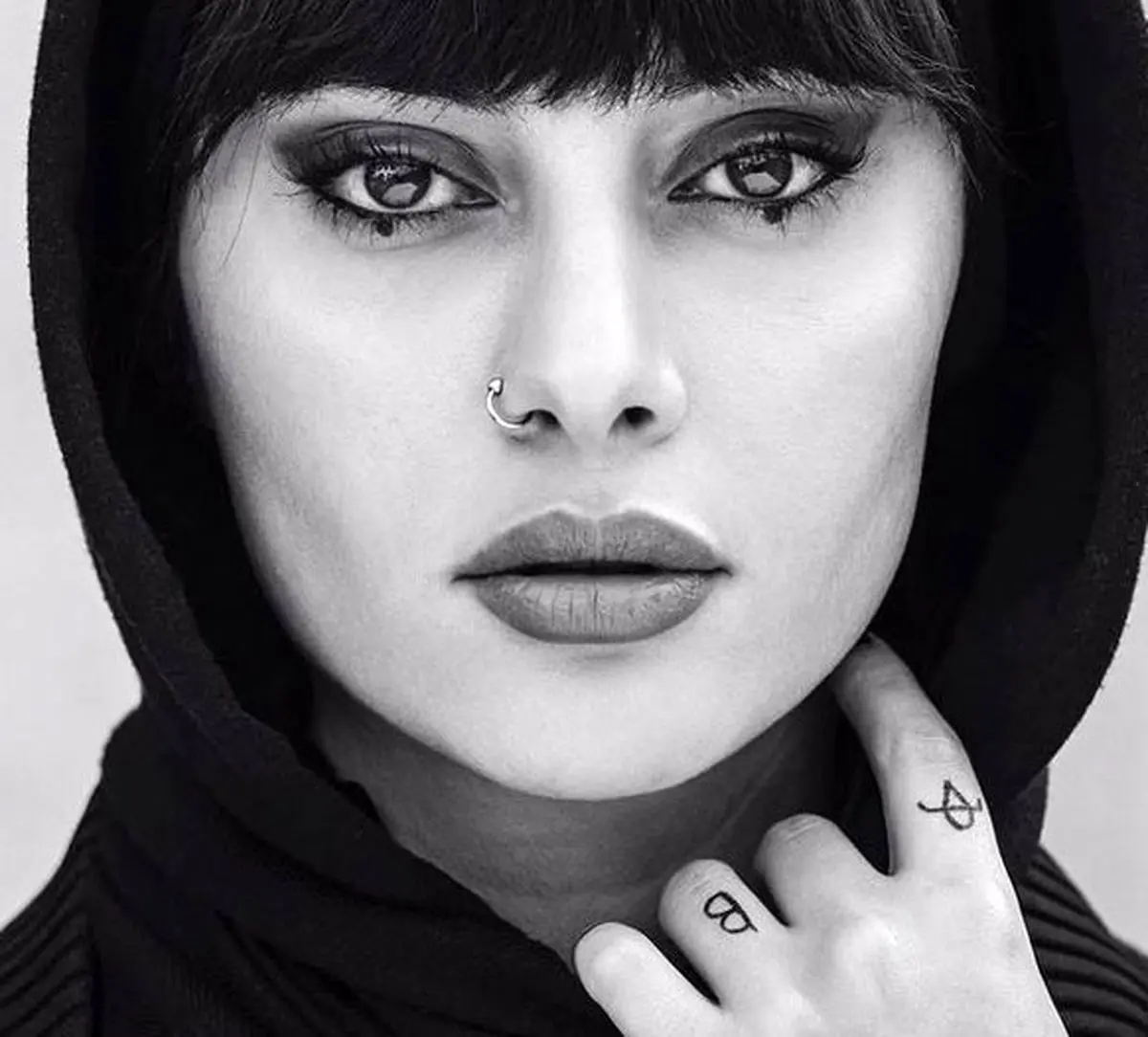 ترلان پروانه در عزای کیست؟ | دلیل سیاهپوش شدن ترلان پروانه چیست؟