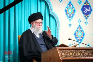 آماده‌سازی جایگاه پیکر رهبر شهید انقلاب در مصلی تهران +عکس