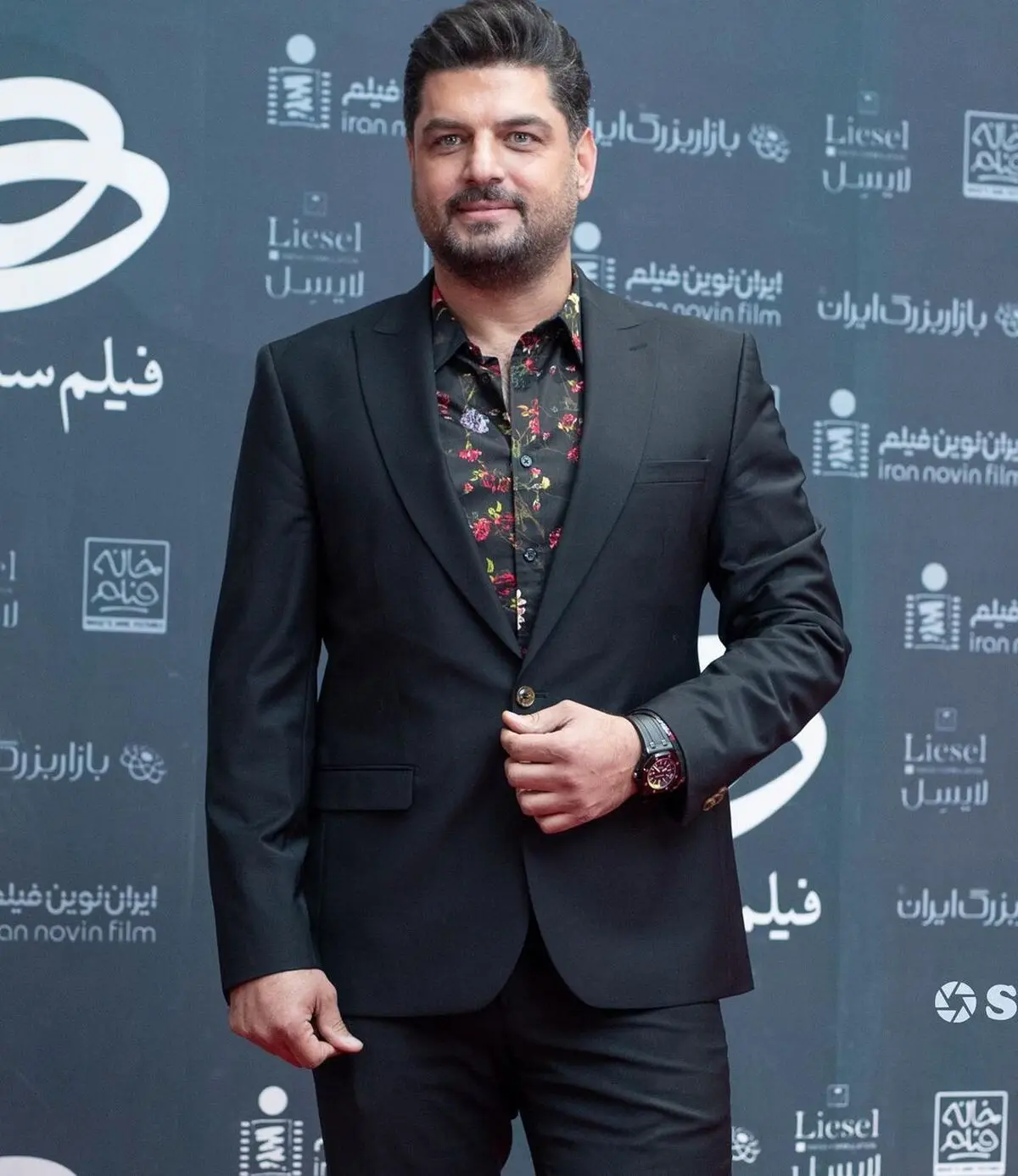 ژست خفن سام درخشانی وقتی مافیا می‌شود + عکس