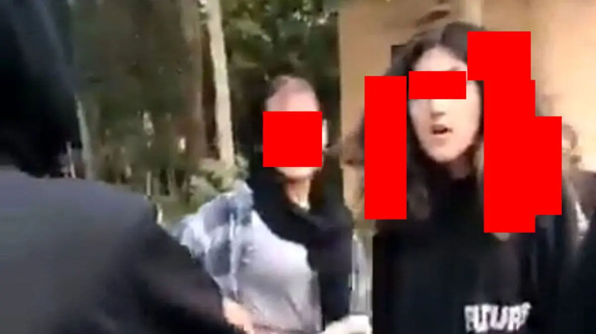 قمه کشی هلیا دختر دهه هشتادی اصفهانی در پارک 