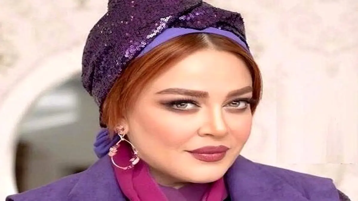 بهاره رهنما در حال فراگیری موسیقی