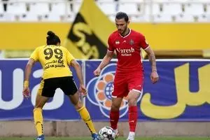 استقلال با محمدرضا آزادی و باشگاه العروبه به توافق رسید