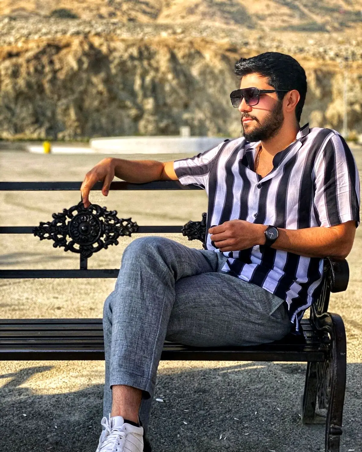 عکس سینا مهراد در کنار برادرش