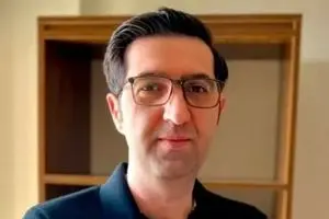 آجورلو: مردم در جنگ ۱۲ روزه از نخبگان جلوتر بودند