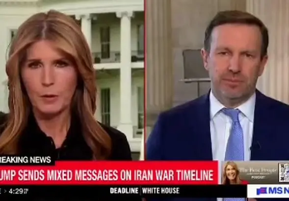 خبرنگار: چرا ما با ایران در جنگ هستیم؟/پاسخ متفاوت سناتور کریس مورفی