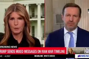 خبرنگار: چرا ما با ایران در جنگ هستیم؟/پاسخ متفاوت سناتور کریس مورفی